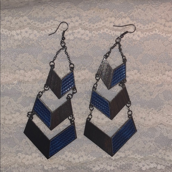 Funky Gray & Blue V Drop Earrings - Picture 3 of 5